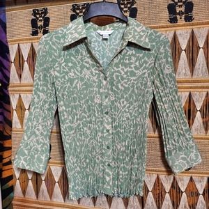 Green Crinkled Christopher & Banks Button-Up Top